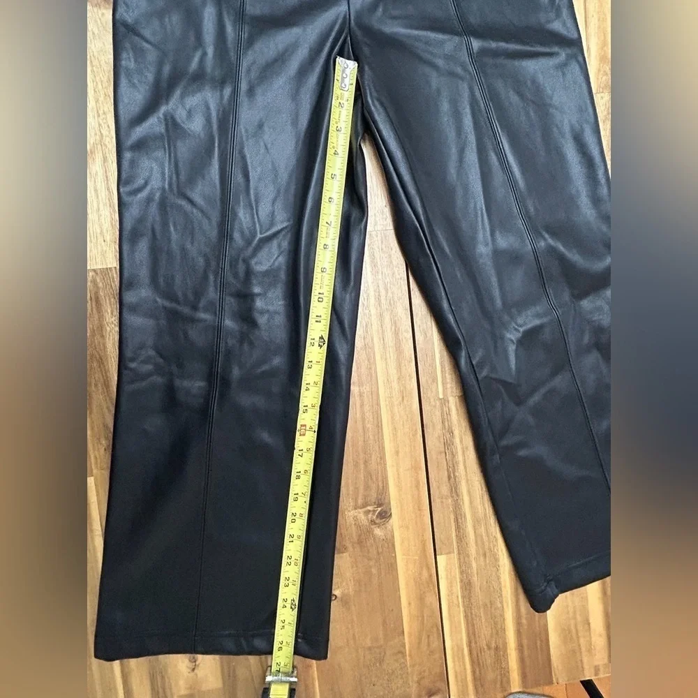 7 For All Mankind Black Coated Faux Leather Wide Leg Cropped Pants Leg Sz Lg